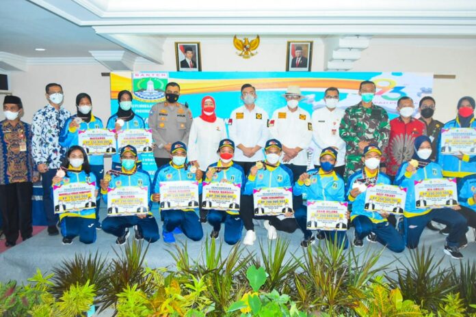 WH andika beri bonus atlit