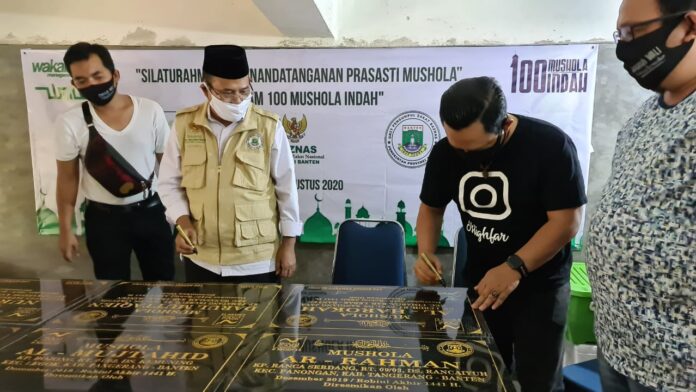 Band wali bangun musola di banten