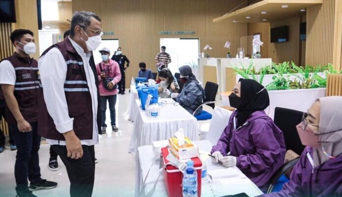 benyamin vaksinasi HIPMI adv